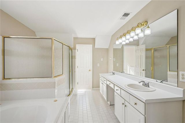100 Julia Court, Fayetteville, GA 30214
