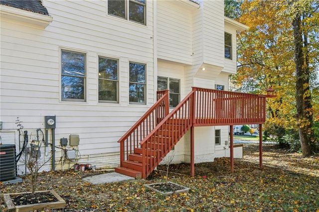 100 Julia Court, Fayetteville, GA 30214