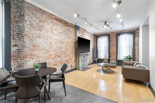 2247 Gravois Avenue, St Louis, MO 63104