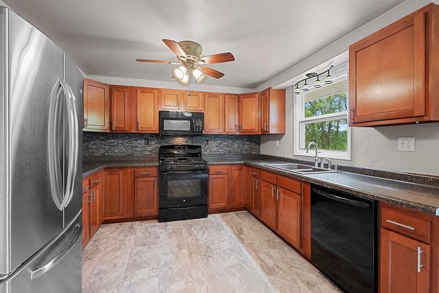 1919 CTH U, Howard, WI 54313