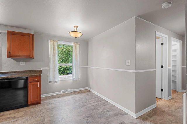 1919 CTH U, Howard, WI 54313