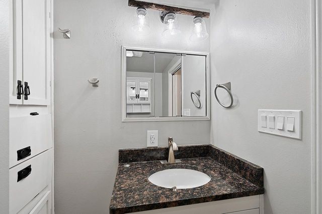 1919 CTH U, Howard, WI 54313