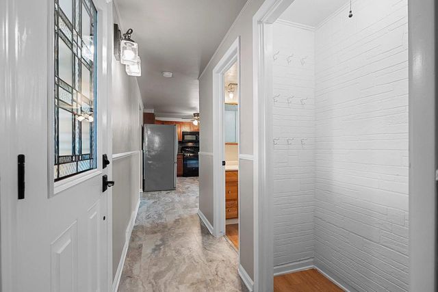 1919 CTH U, Howard, WI 54313