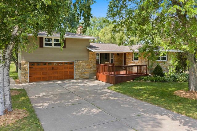 1919 CTH U, Howard, WI 54313