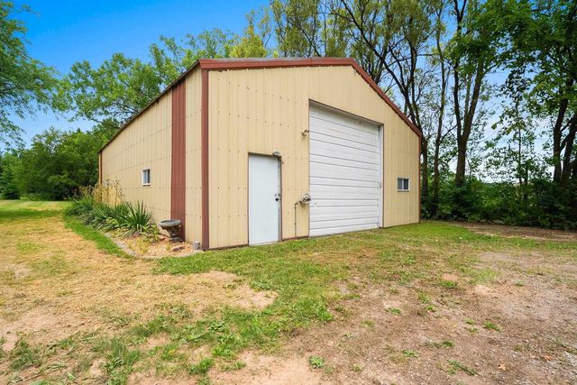1919 CTH U, Howard, WI 54313