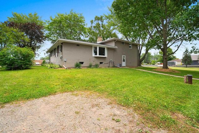 1919 CTH U, Howard, WI 54313