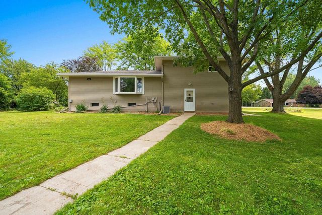 1919 CTH U, Howard, WI 54313