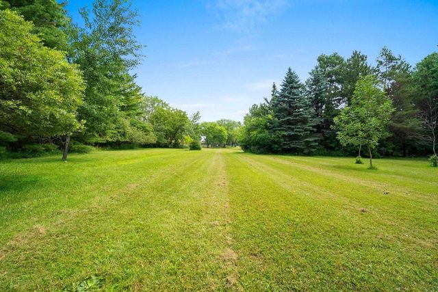 1919 CTH U, Howard, WI 54313