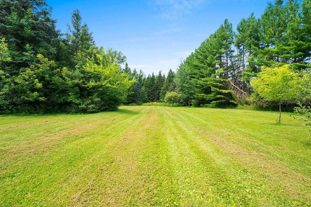 1919 CTH U, Howard, WI 54313