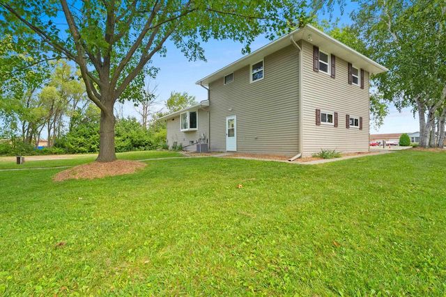 1919 CTH U, Howard, WI 54313