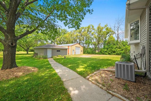 1919 CTH U, Howard, WI 54313