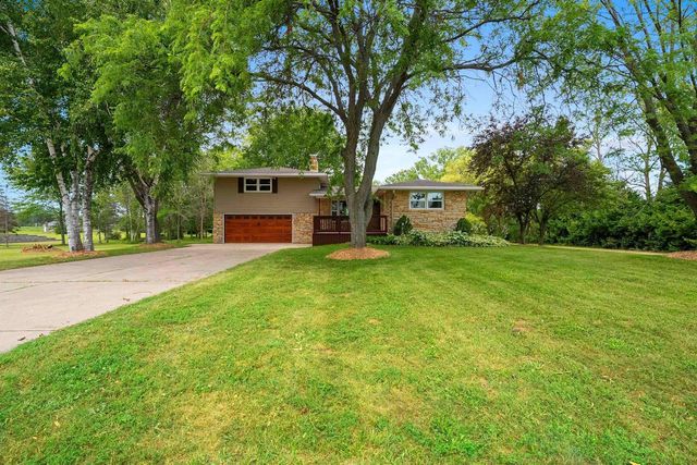 1919 CTH U, Howard, WI 54313