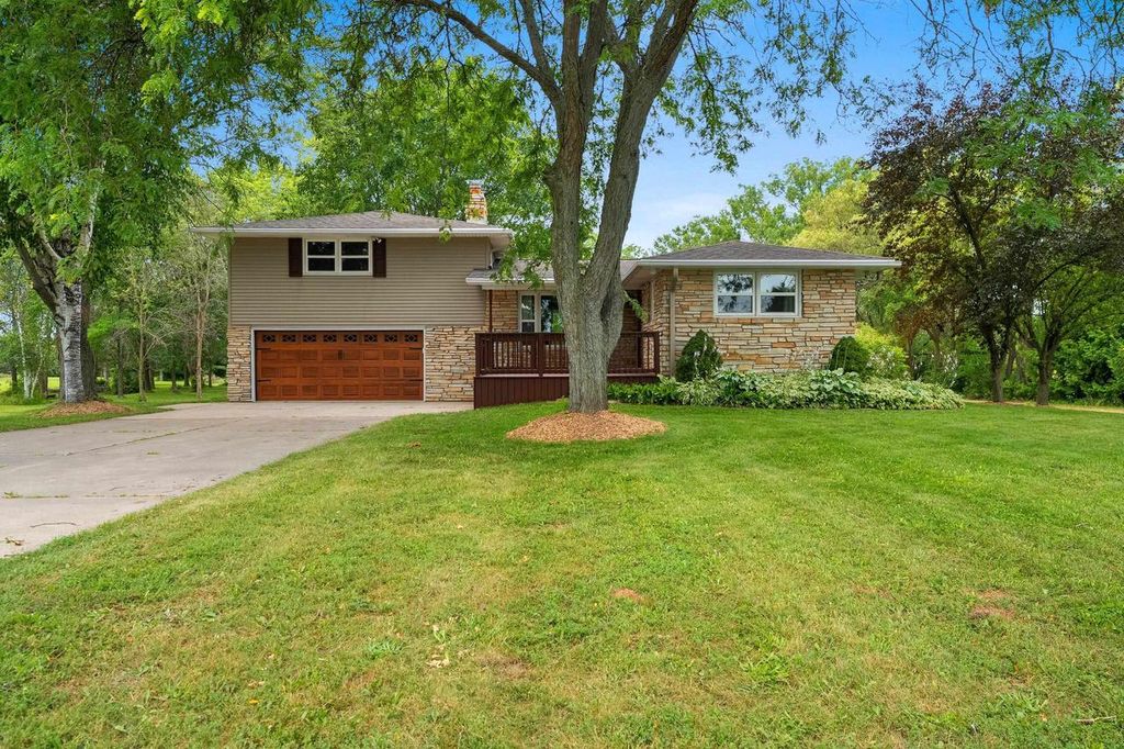 1919 CTH U, Howard, WI 54313