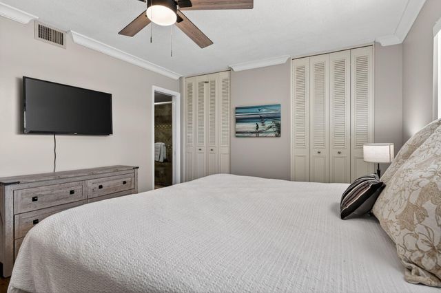 100 Lehane Terrace 28, North Palm Beach, FL 33408