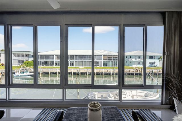 100 Lehane Terrace 28, North Palm Beach, FL 33408