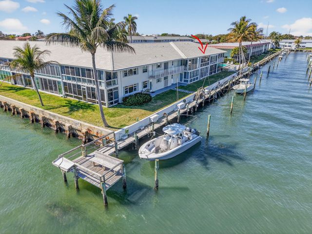 100 Lehane Terrace 28, North Palm Beach, FL 33408