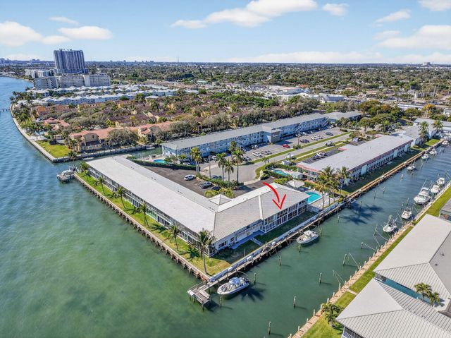 100 Lehane Terrace 28, North Palm Beach, FL 33408