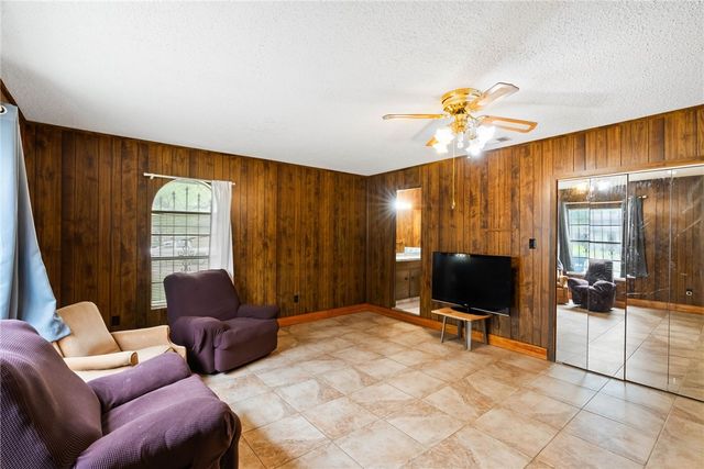 10702 Glenwood St, Corpus Christi, TX 78410