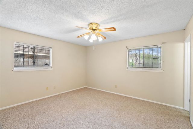 10702 Glenwood St, Corpus Christi, TX 78410