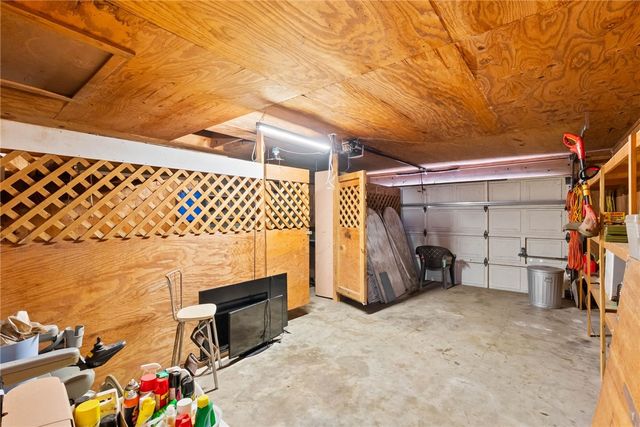 10702 Glenwood St, Corpus Christi, TX 78410