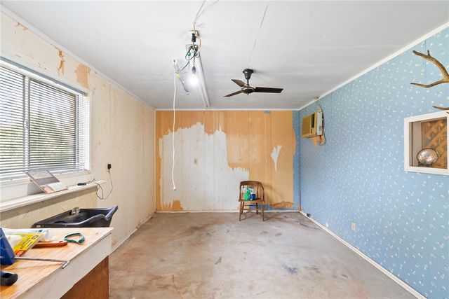 10702 Glenwood St, Corpus Christi, TX 78410