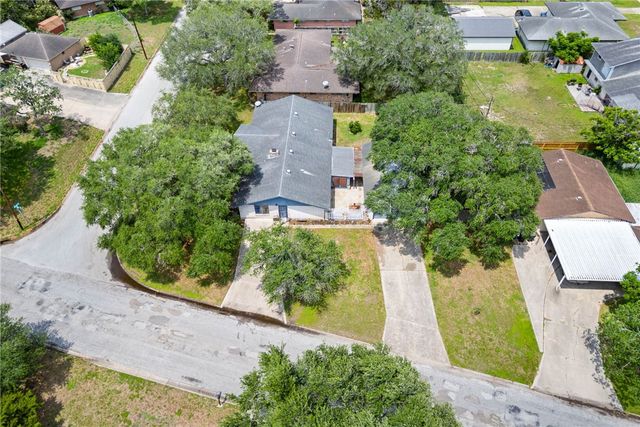 10702 Glenwood St, Corpus Christi, TX 78410