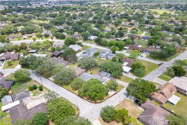 10702 Glenwood St, Corpus Christi, TX 78410