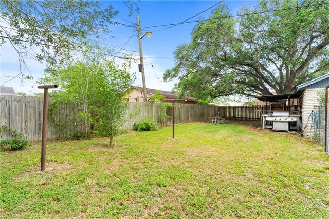 10702 Glenwood St, Corpus Christi, TX 78410