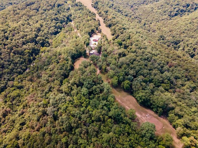 923 Carico Road, Galena, MO 65656