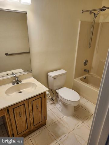 12 TACONIA CT, Mount Laurel, NJ 08054