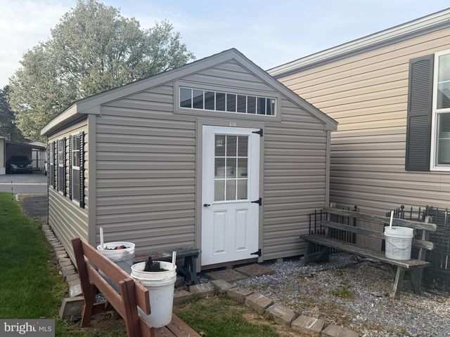 92 RIDGEWOOD MNR, Manheim, PA 17545