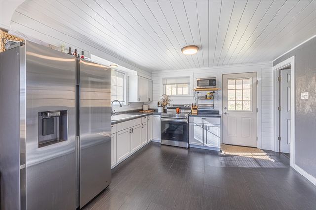 532 Beazell Rd, Rostraver, PA 15012