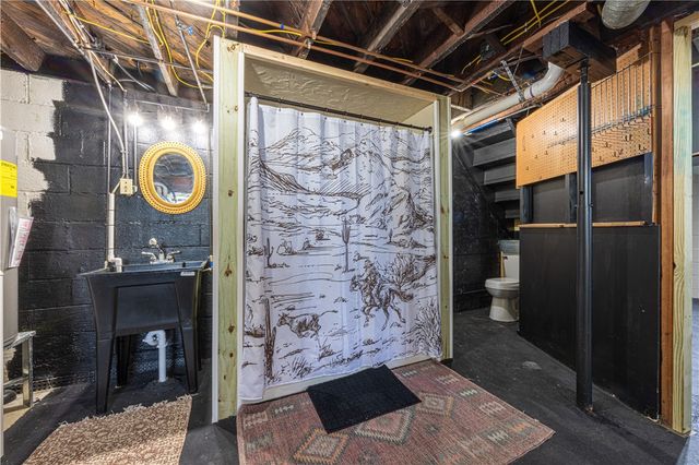 532 Beazell Rd, Rostraver, PA 15012