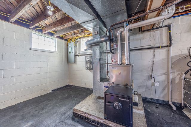 532 Beazell Rd, Rostraver, PA 15012