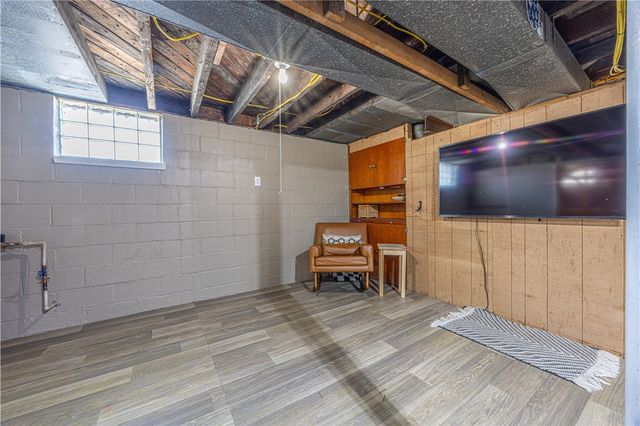 532 Beazell Rd, Rostraver, PA 15012