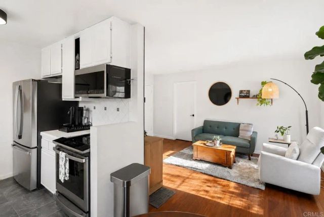 8150 Lemon Avenue 222, La Mesa, CA 91941