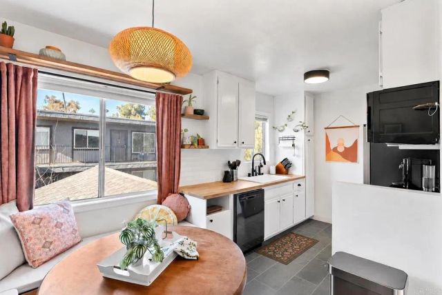 8150 Lemon Avenue 222, La Mesa, CA 91941