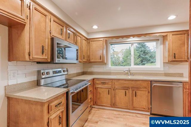 1735 Misty Pl NW, Salem, OR 97304