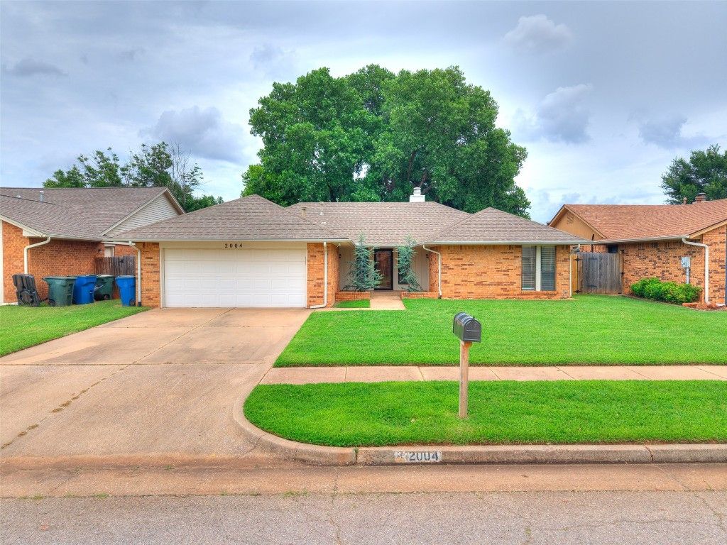 2004 Tanglewood Drive, Edmond, OK 73013