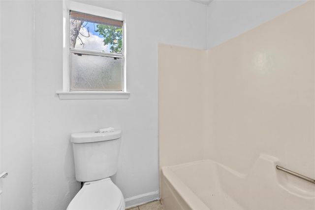 6327 Lynkat Lane, Houston, TX 77083