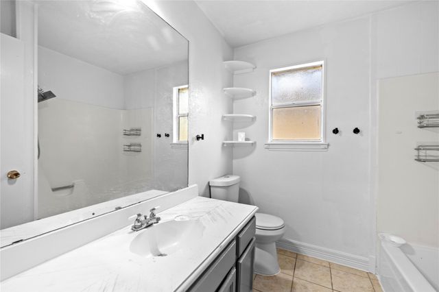 6327 Lynkat Lane, Houston, TX 77083