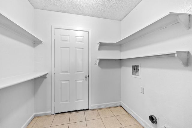 6327 Lynkat Lane, Houston, TX 77083