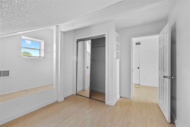 6327 Lynkat Lane, Houston, TX 77083