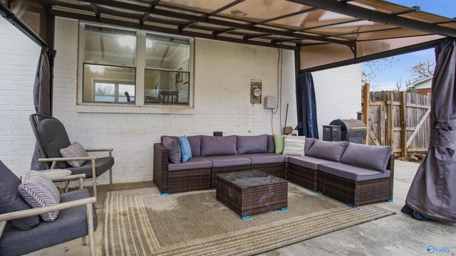 1602 Linwood Drive SW, Hartselle, AL 35640