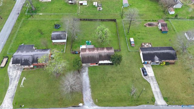 1602 Linwood Drive SW, Hartselle, AL 35640