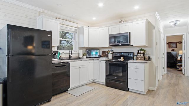 1602 Linwood Drive SW, Hartselle, AL 35640