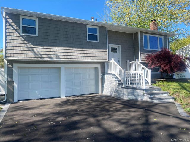 17 Berkeley Avenue, Selden, NY 11784