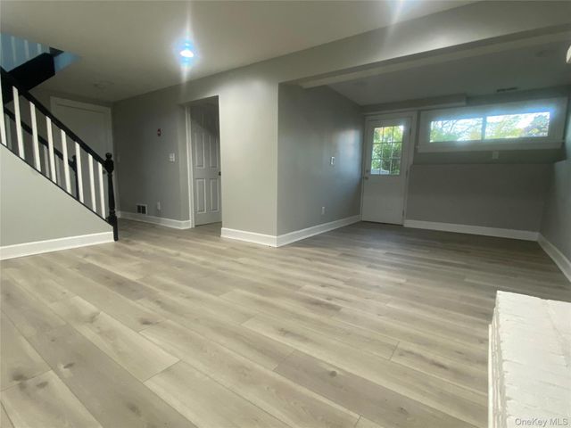 17 Berkeley Avenue, Selden, NY 11784