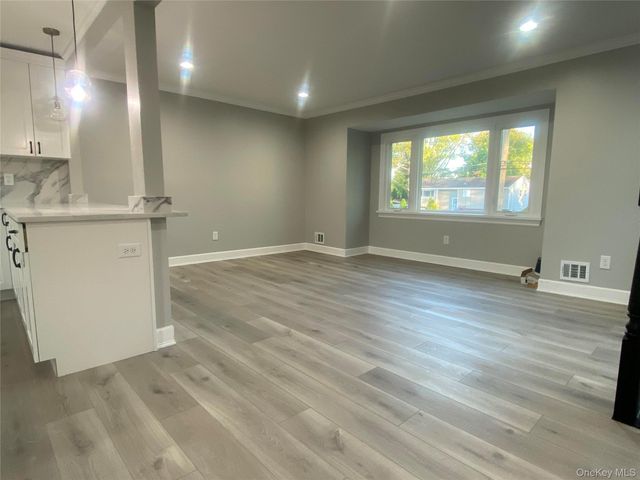 17 Berkeley Avenue, Selden, NY 11784