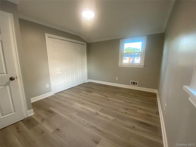 17 Berkeley Avenue, Selden, NY 11784